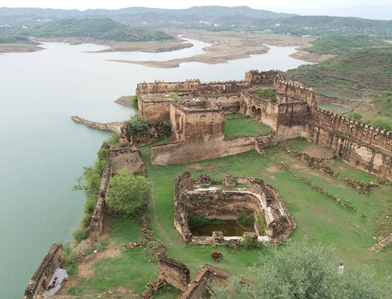 Throchi Fort, Azad Jammu and Kashmir, Pakistan